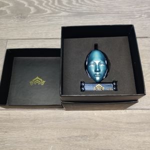 War frame mask and frame